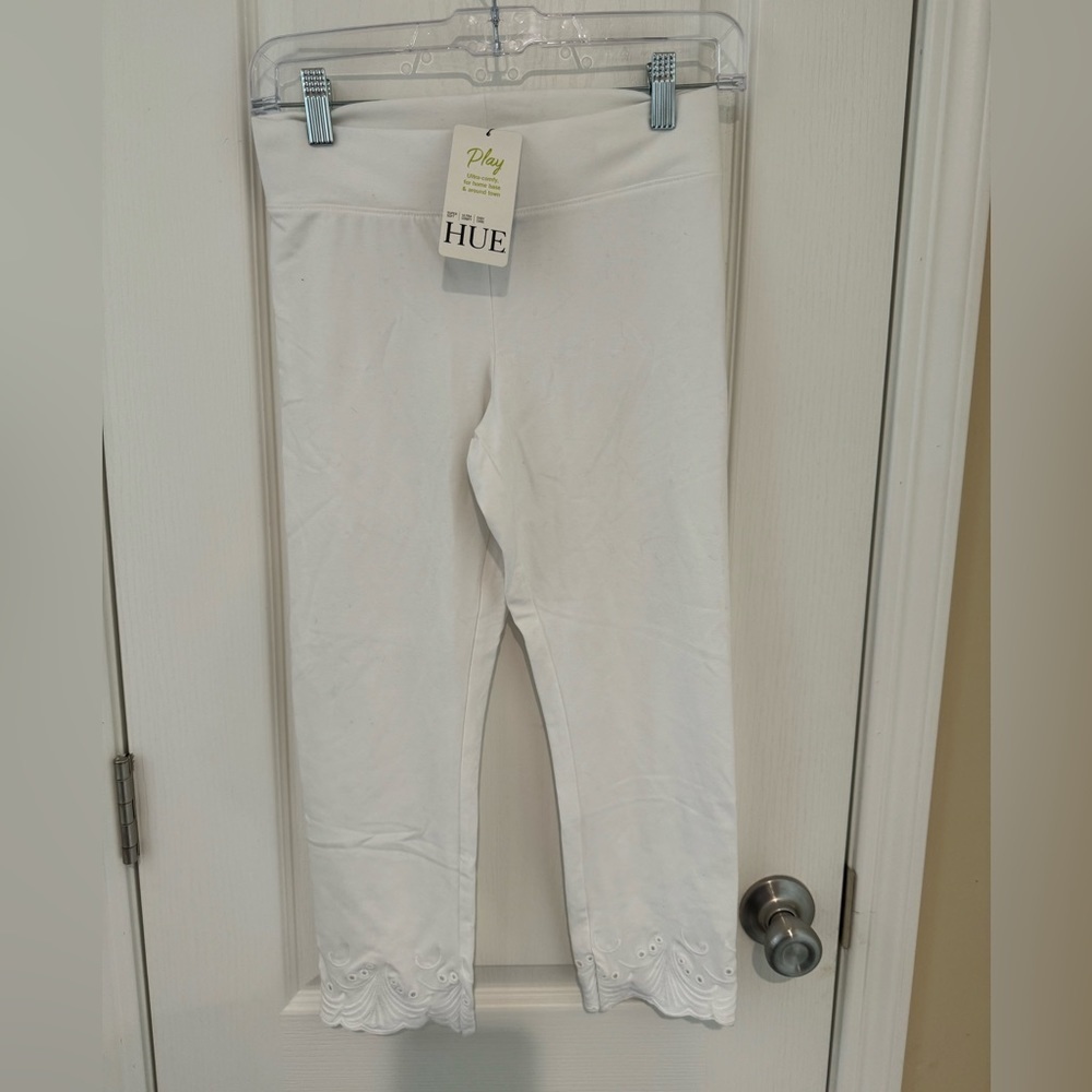 HUE White Capris